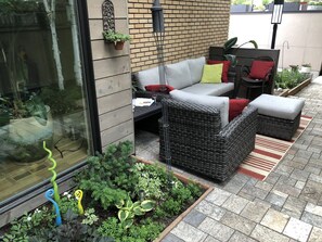 House, 3 Bedrooms | Balcony - Modern In The Woodbury District 3 Bedroom Home by Redawning (Salt Lake City)