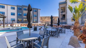 Condo, 3 Bedrooms | Outdoor dining
