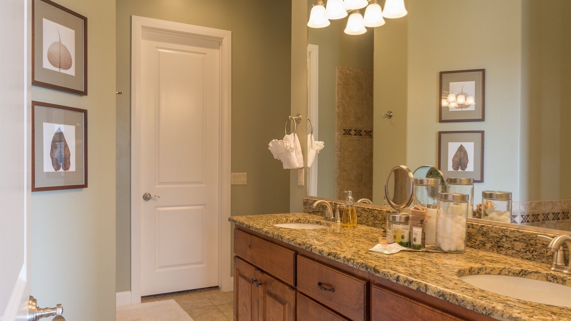 Sun-e-scape 3 Bedroom Apts