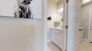Townhome, 3 Bedrooms | Interior