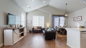Townhome, 3 Bedrooms | Interior