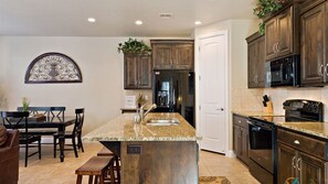 Townhome, 3 Bedrooms | Private kitchen | Fridge, oven, coffee/tea maker, toaster - Bike-on-inn 3 Bedroom Apts by RedAwning (Washington)