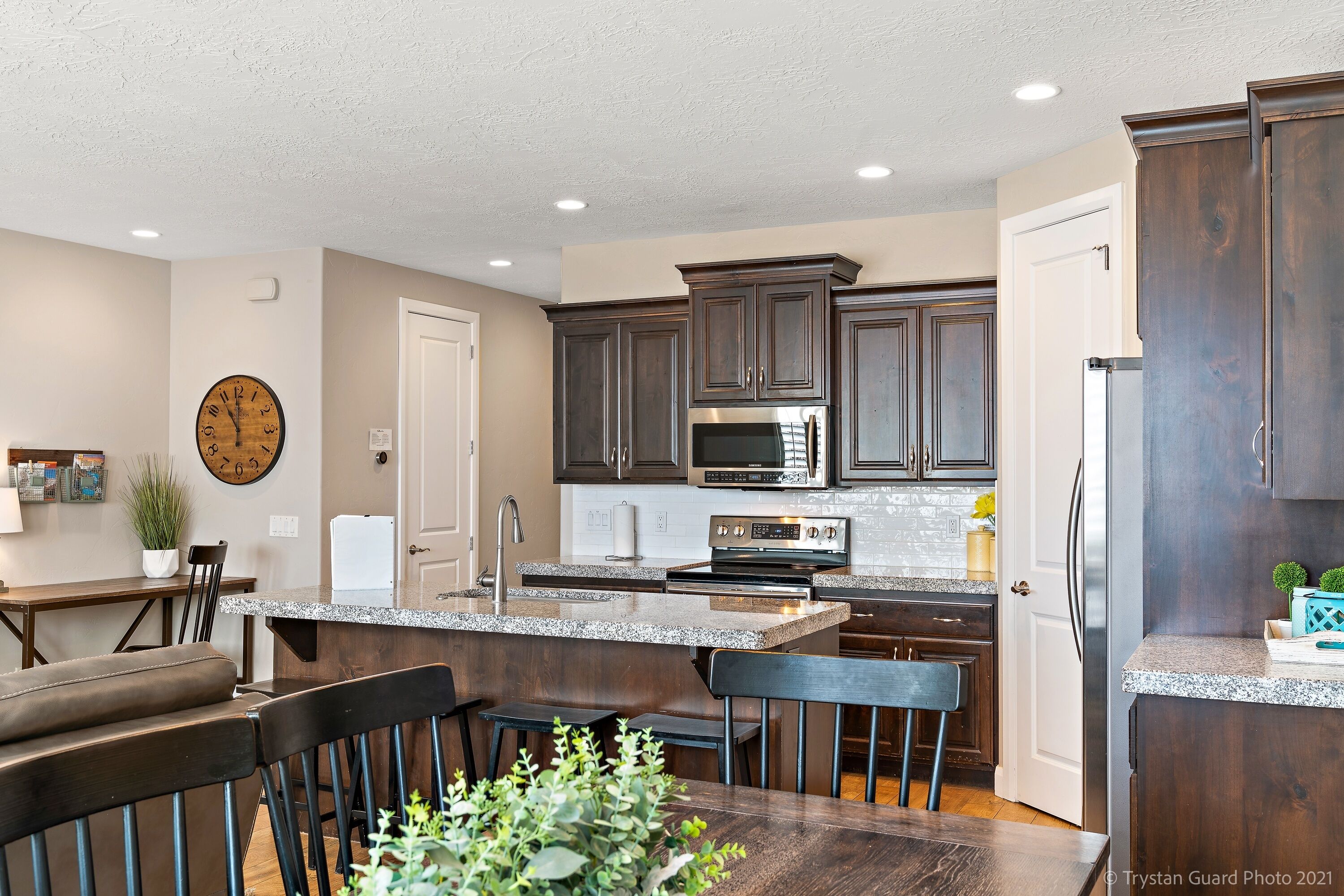 Townhome, 3 Bedrooms | Private kitchen | Fridge, oven, coffee/tea maker, toaster