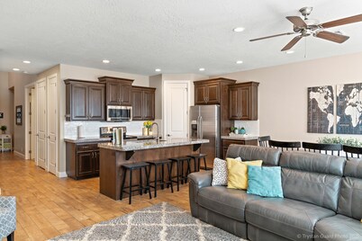 The Escape At Emerald Cove 3 Bedroom Apts by RedAwning