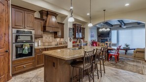 Townhome, 3 Bedrooms | Private kitchen