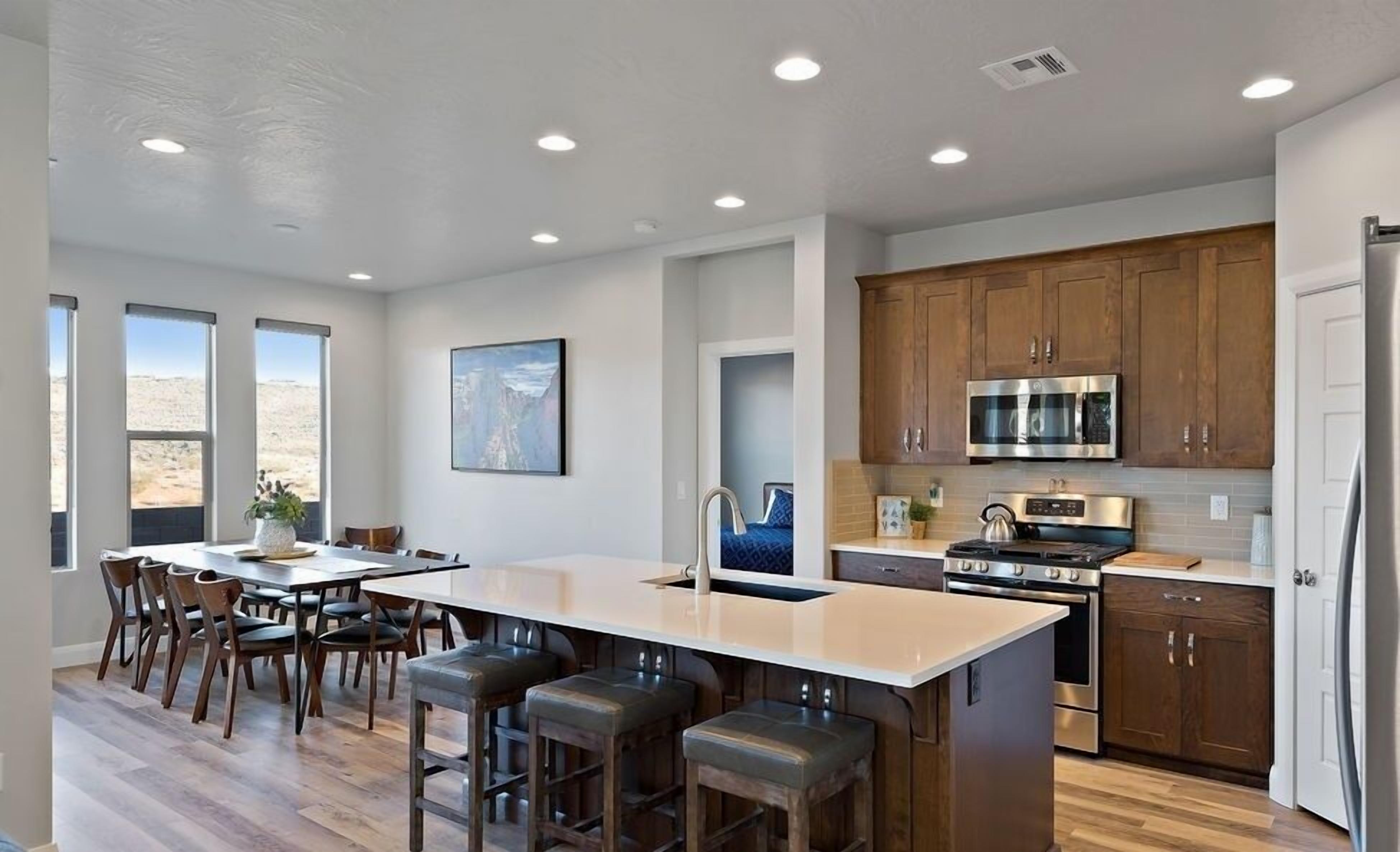 Viva Casita 4 Bedroom Apts by Redawning