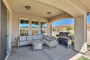 Casa adosada, 4 habitaciones | Balcón