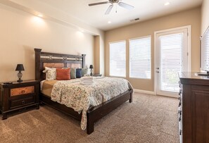 Townhome, 3 Bedrooms - Zion's Point 3 Bedroom Apts by RedAwning (Washington)