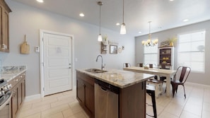 Townhome, 3 Bedrooms | Private kitchen | Fridge, oven, coffee/tea maker, toaster - Southern Comfort 3 Bedroom Apts by RedAwning (Washington)