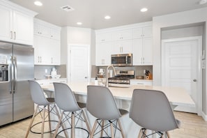 Townhome, 3 Bedrooms | Private kitchen | Fridge, oven, coffee/tea maker, toaster - The Florentine 3 Bedroom Apts by RedAwning (Washington)