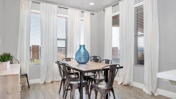 Townhome, 3 Bedrooms | Dining
