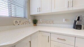 Townhome, 3 Bedrooms | Private kitchen