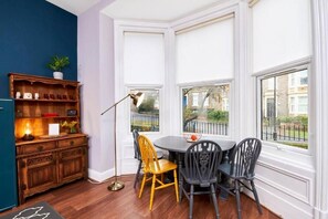 Dining - Emerald Paradise in Newcastle (Newcastle upon Tyne)