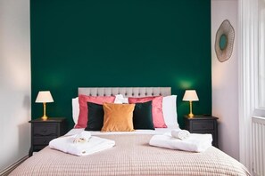 1 habitación, tabla de planchar con plancha, internet y ropa de cama 