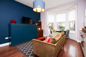 TV - Emerald Paradise in Newcastle (Newcastle upon Tyne)