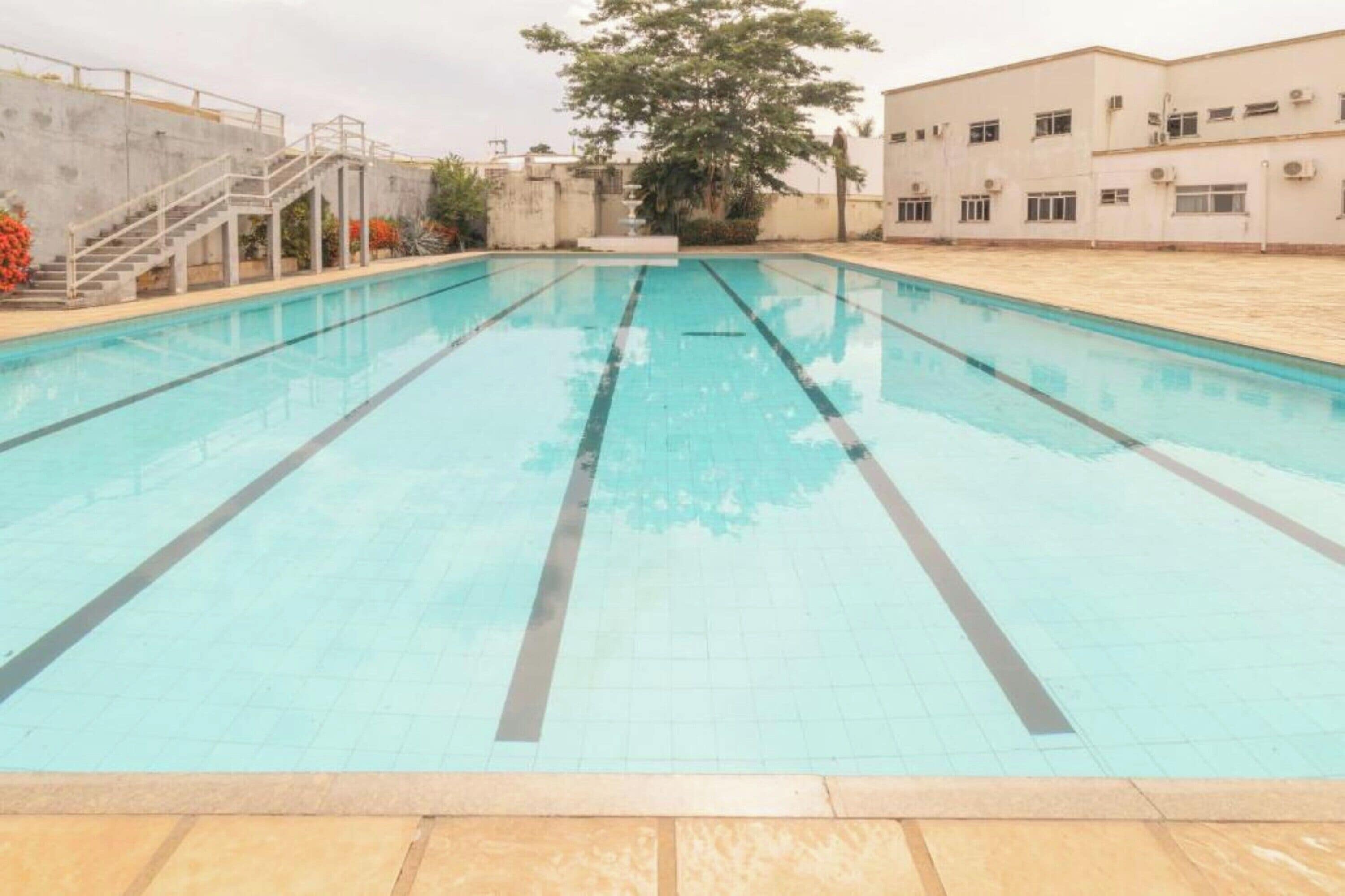 Kolam renang outdoor