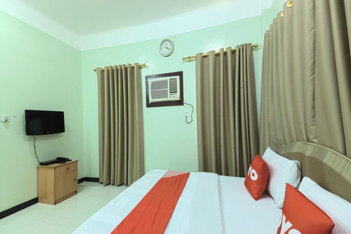 Standard Double Room | Iron/ironing board, WiFi (free), bed sheets