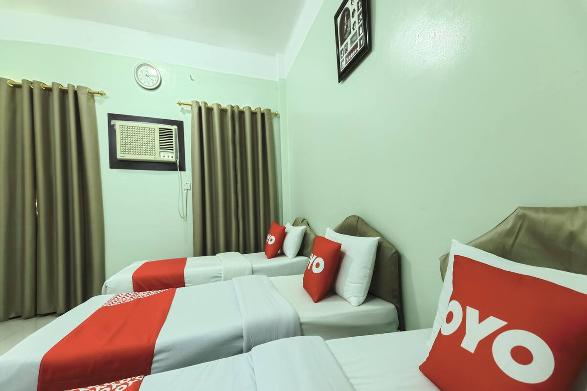 Standard Apartment, 2 Bedrooms | Iron/ironing board, WiFi (free), bed sheets
