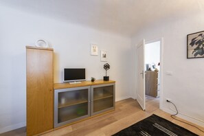 Appartement, 1 chambre | Téléviseur