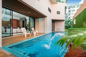 2 Bedroom Family Pool Access Room | 客房景觀