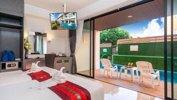 2 Bedroom Family Pool Access Room | In-room safe, desk, laptop workspace, blackout curtains