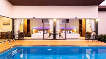 Villa Familiale, 4 chambres, piscine privée | Coffres-forts dans les chambres, bureau