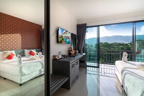 Caja de seguridad en la habitación y escritorio