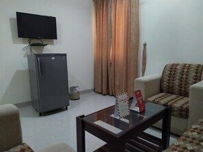 Lobby sitting area - Super OYO 107 Al Areen Hotel Apartments (Bidiya)