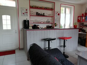Free daily buffet breakfast  - A La Duvetine (Montsoué)