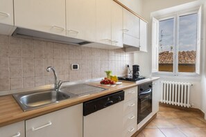 Appartamento, 2 camere da letto | Cucina privata | Frigorifero con congelatore, microonde, forno, piano cottura