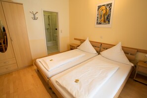 Habitación doble, balcón | Wifi gratis