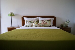 Standard Double Room | Soundproofing, cots/infant beds, free WiFi, bed sheets - Sao Pedro Guesthouse (São Tomé)