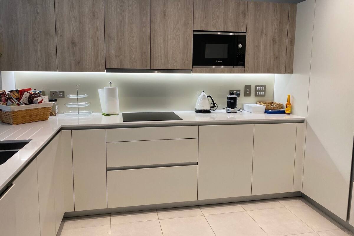 Signature Apartment, Accessible, Private Bathroom (1 Bed) | Restaurant
