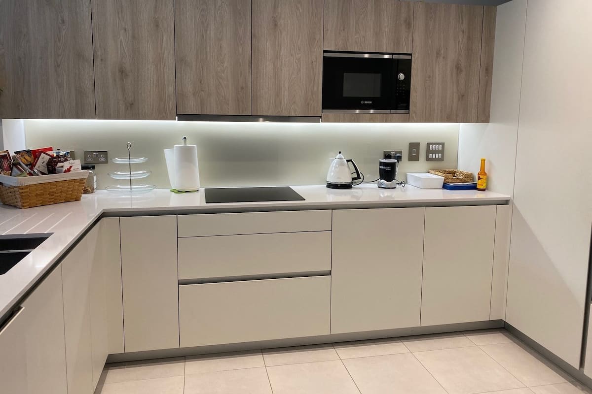 Signature Apartment, Accessible, Private Bathroom (1 Bed) | Restaurant