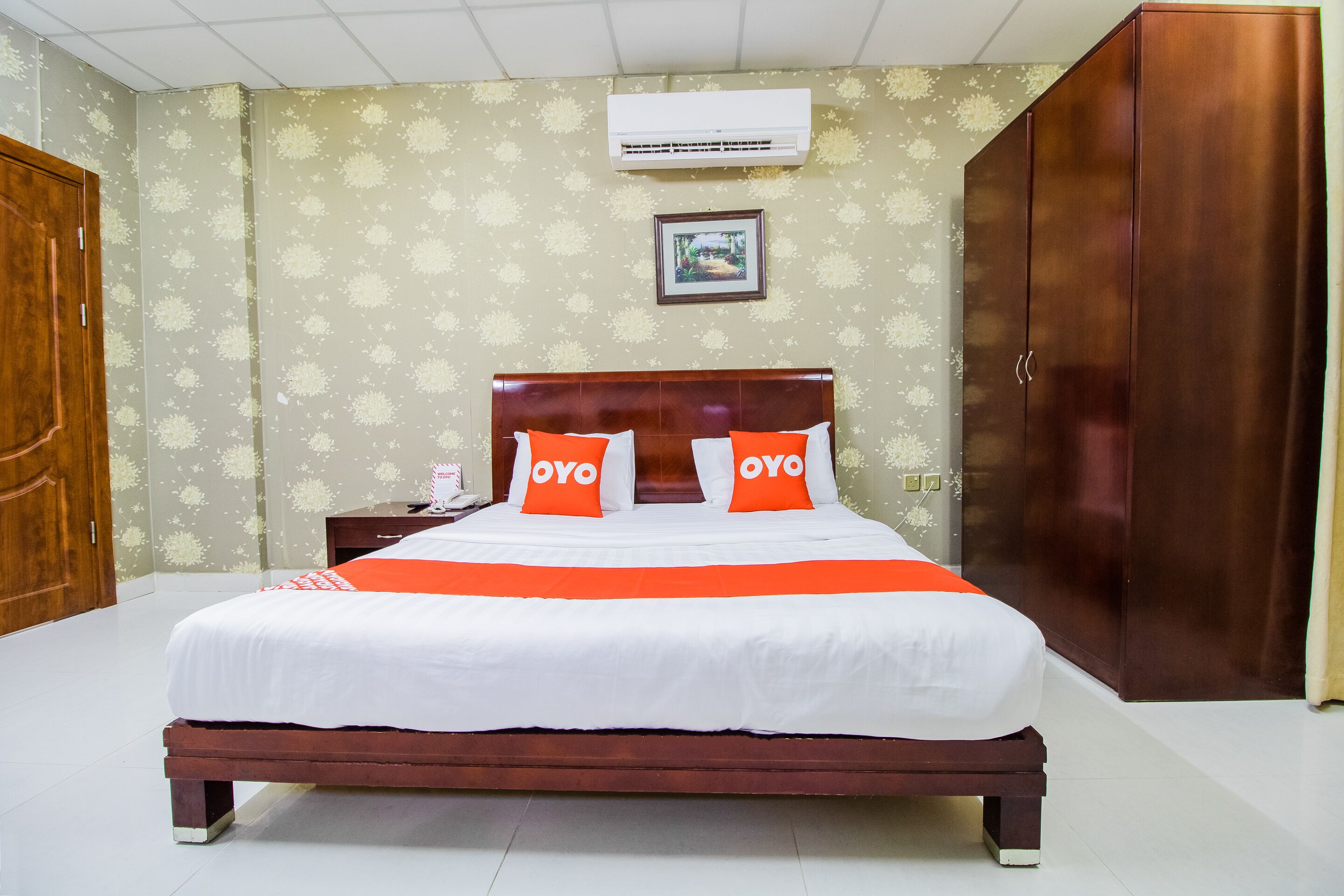 standard double room | free wifi, bed sheets