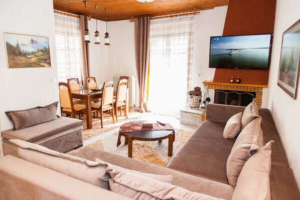 Duplex, 2 Bedrooms | Living area | Flat-screen TV - Filoxenia Maisonette Downtown Arachova (Distomo-Arachova-Antikyra)