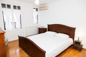 House, 2 Bedrooms | 2 bilik tidur, seterika/papan seterika, katil bayi/kot (surcaj) 