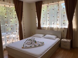 Family Apartment, 2 Bedrooms, Balcony, Park View