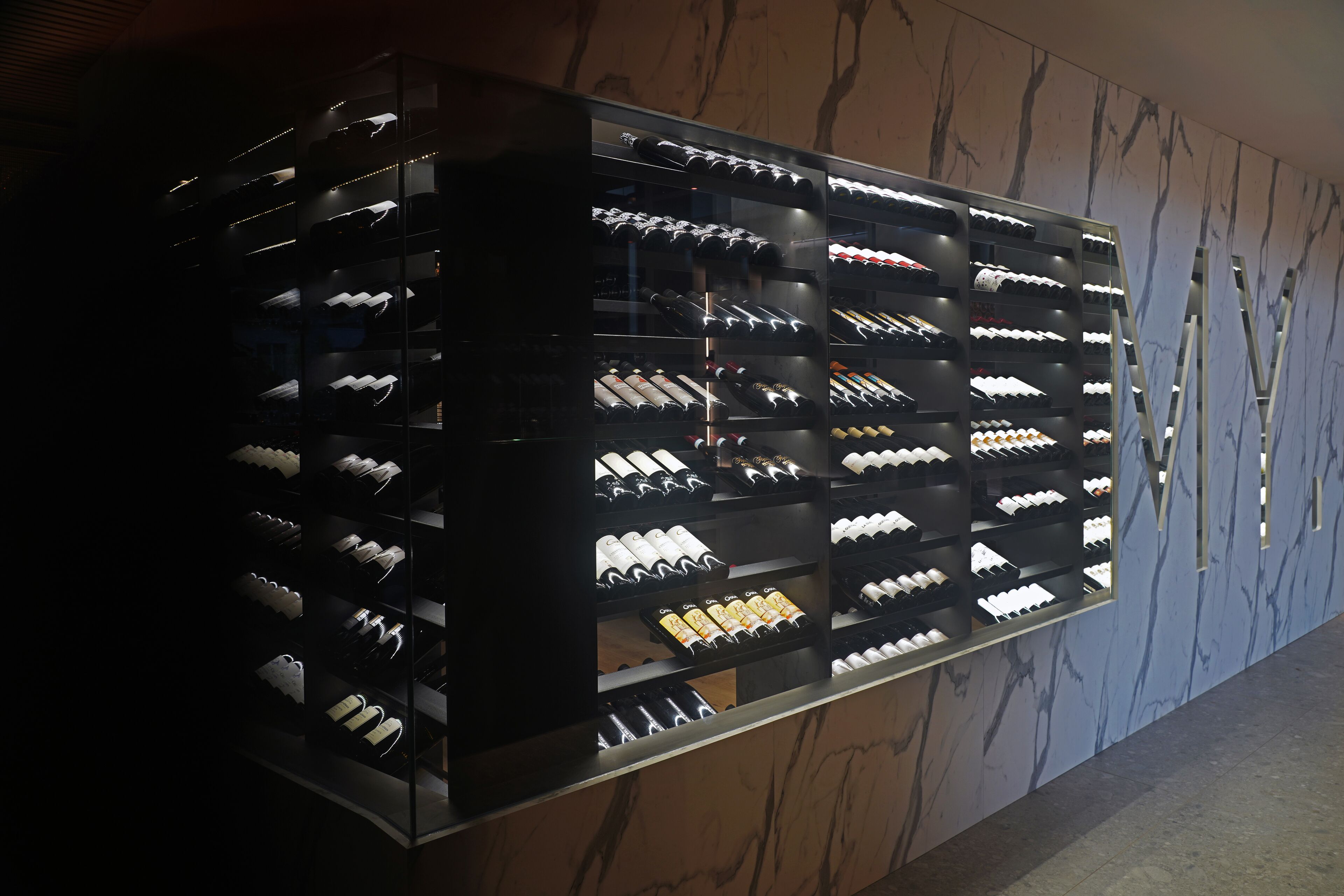 lunch and dinner served