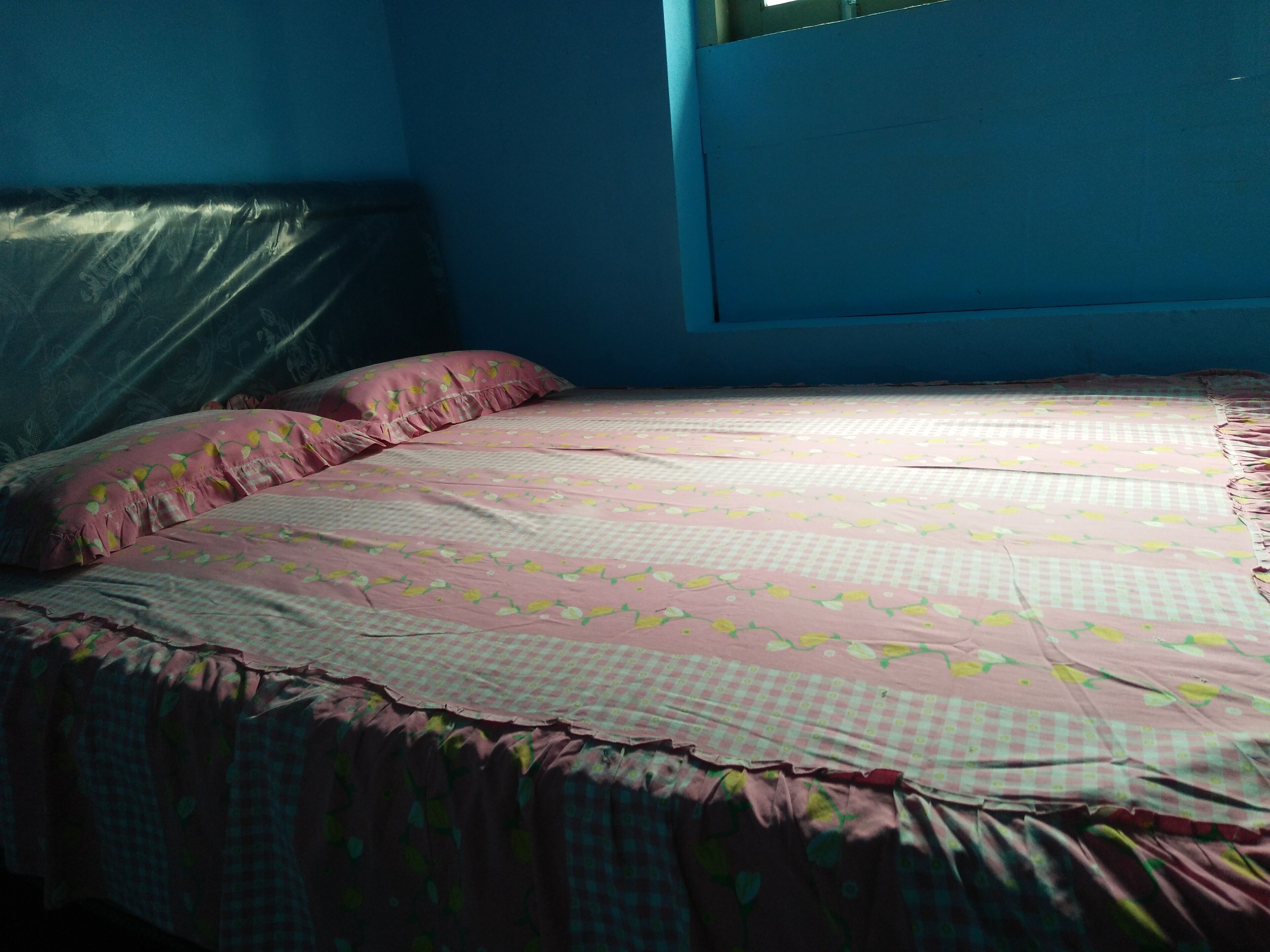 Roupas de cama premium, Wi-Fi de cortesia, roupa de cama