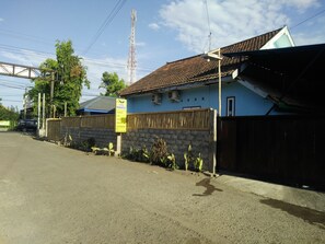 Courtyard - Ayudia Homestay (Banyuwangi)