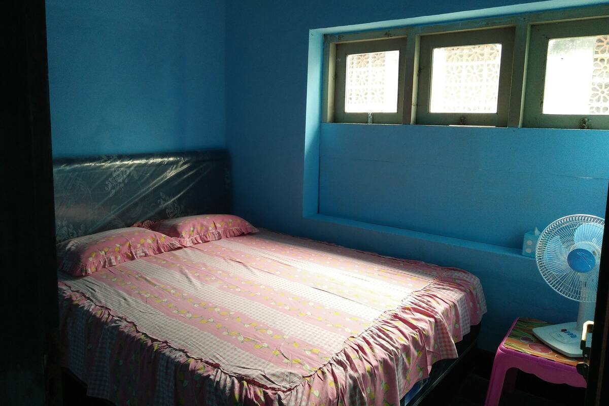 Premium bedding, free WiFi, bed sheets