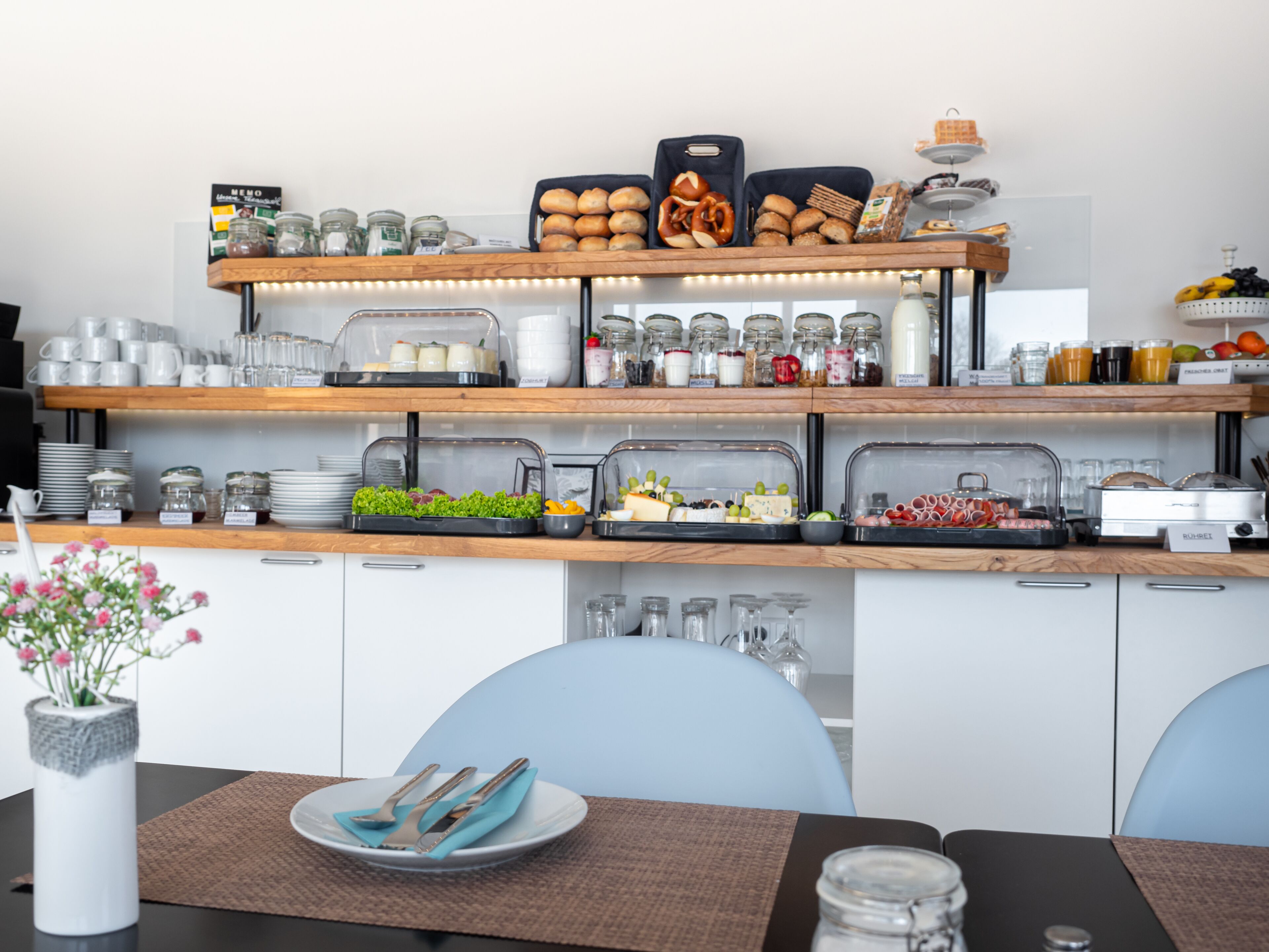 daily continental breakfast (eur 12.50 per person)