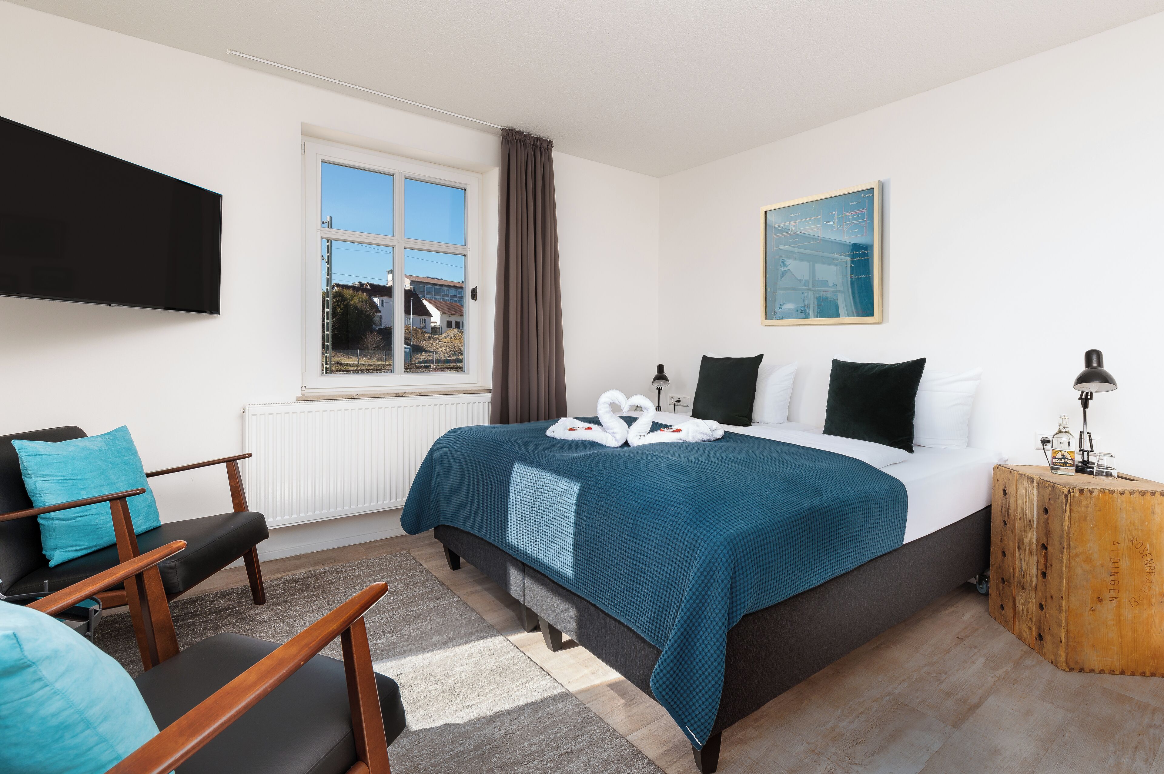 minibar, individually decorated, individually furnished, desk