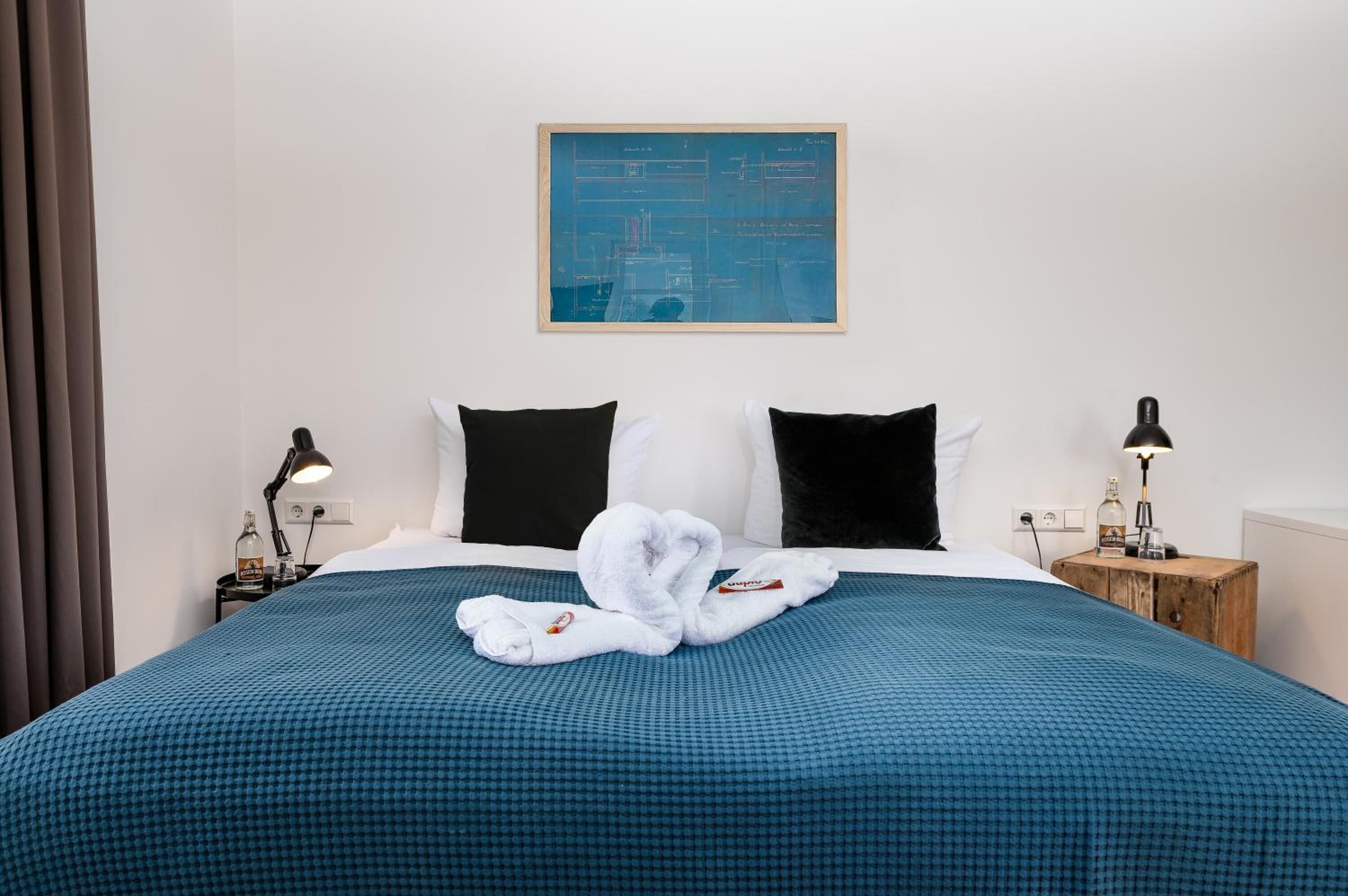 minibar, individually decorated, individually furnished, desk