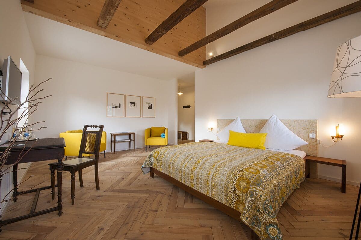 Double Room | Hypo-allergenic bedding, desk, soundproofing, iron/ironing board