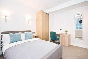 1 chambre, bureau, fer et planche Ă repasser, Wi-Fi