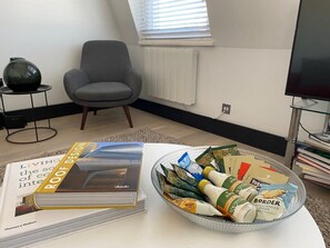 Interior - 402H Warehouse Conversion 1 bed plus sofa bed (London)