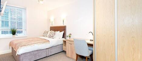 1 chambre, bureau, fer et planche Ă repasser, Wi-Fi