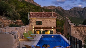 Outdoor pool, a heated pool